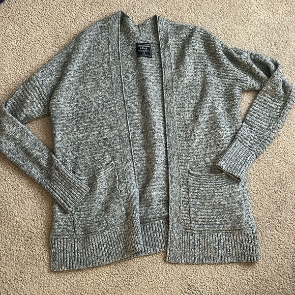 “Abercrombie & Fitch: Knit Cardigan size XS” - Picture 1 of 5